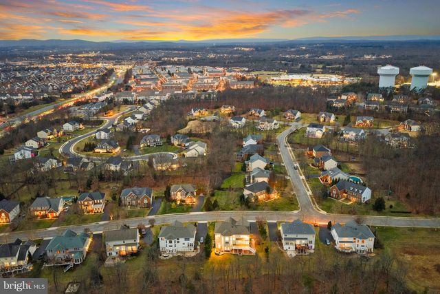 22558 FOREST RUN DR, Ashburn, VA 20148