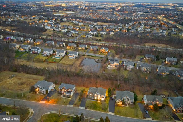 22558 FOREST RUN DR, Ashburn, VA 20148