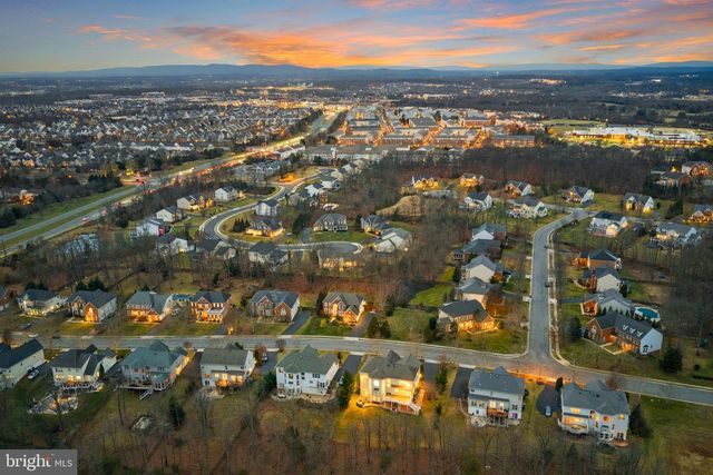 22558 FOREST RUN DR, Ashburn, VA 20148