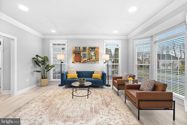 22558 FOREST RUN DR, Ashburn, VA 20148