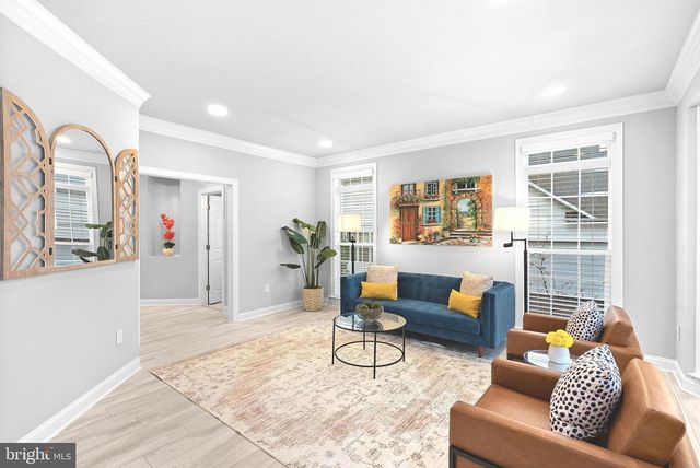 22558 FOREST RUN DR, Ashburn, VA 20148