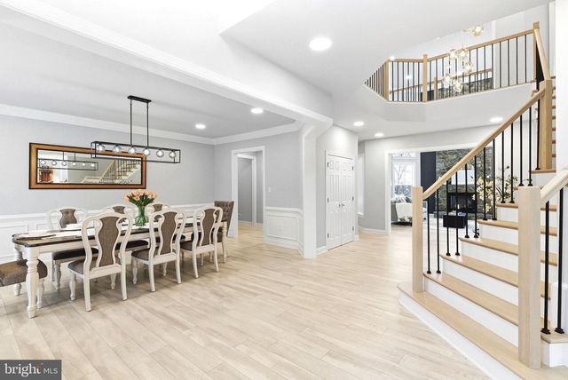 22558 FOREST RUN DR, Ashburn, VA 20148