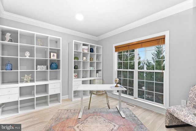 22558 FOREST RUN DR, Ashburn, VA 20148