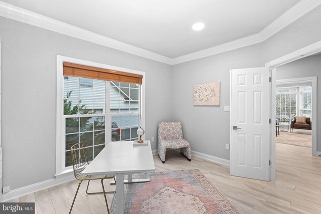 22558 FOREST RUN DR, Ashburn, VA 20148