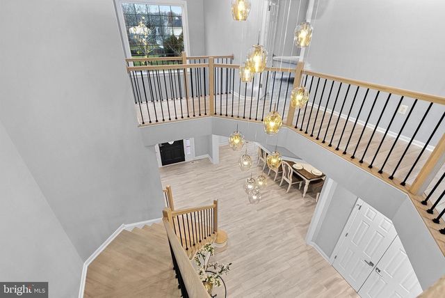 22558 FOREST RUN DR, Ashburn, VA 20148