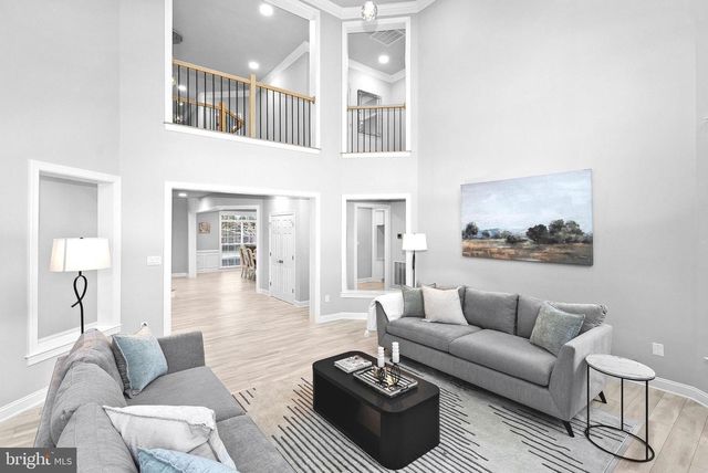 22558 FOREST RUN DR, Ashburn, VA 20148