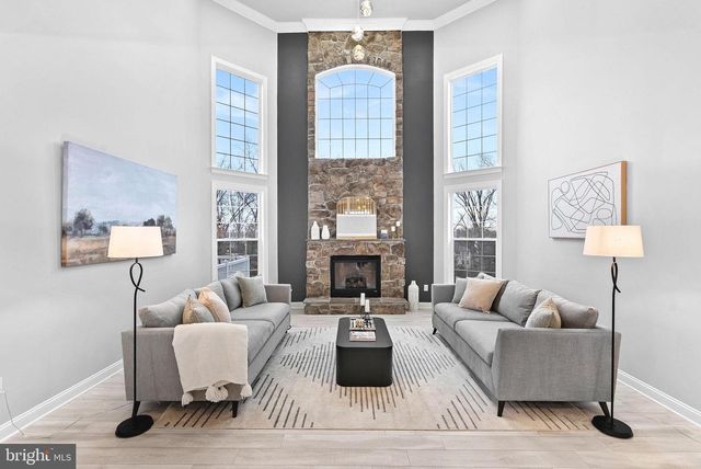 22558 FOREST RUN DR, Ashburn, VA 20148