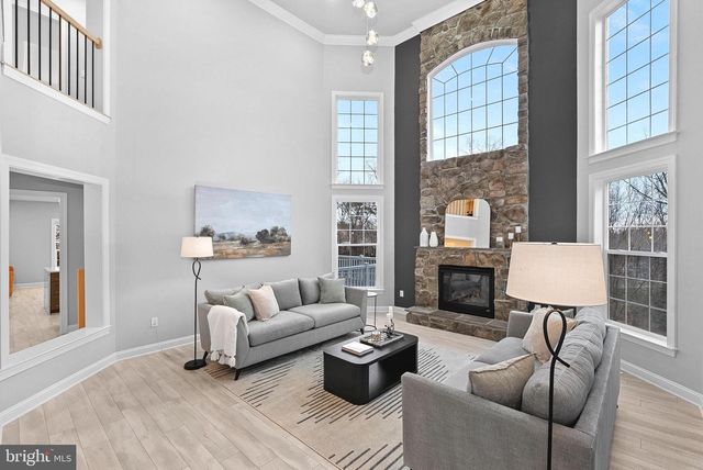 22558 FOREST RUN DR, Ashburn, VA 20148