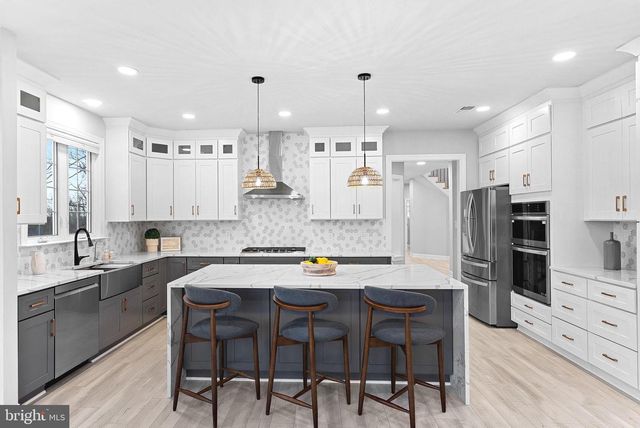 22558 FOREST RUN DR, Ashburn, VA 20148