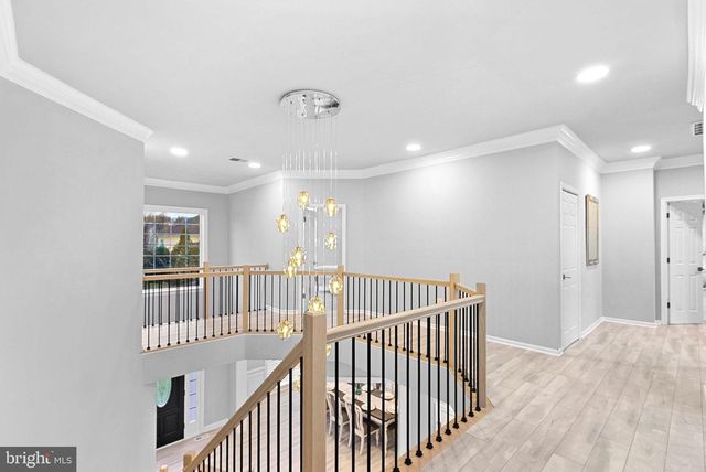 22558 FOREST RUN DR, Ashburn, VA 20148