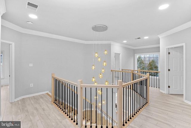 22558 FOREST RUN DR, Ashburn, VA 20148