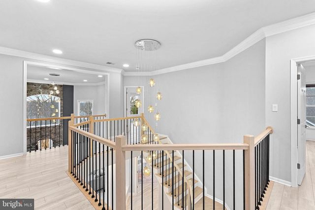 22558 FOREST RUN DR, Ashburn, VA 20148