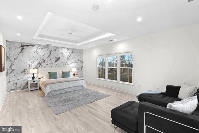 22558 FOREST RUN DR, Ashburn, VA 20148