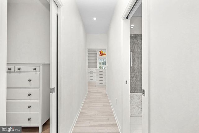 22558 FOREST RUN DR, Ashburn, VA 20148