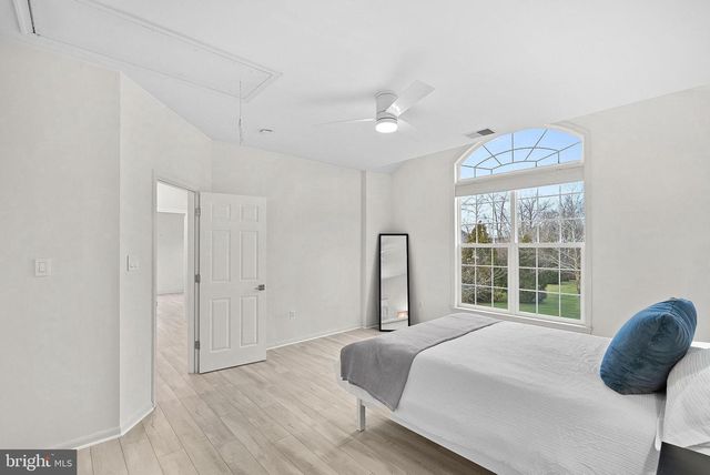 22558 FOREST RUN DR, Ashburn, VA 20148