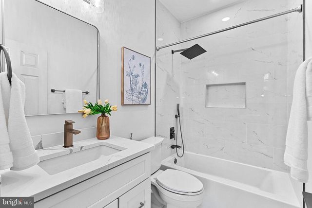 22558 FOREST RUN DR, Ashburn, VA 20148