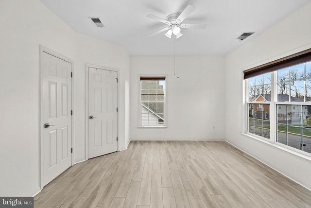 22558 FOREST RUN DR, Ashburn, VA 20148