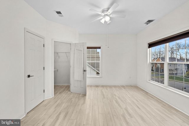 22558 FOREST RUN DR, Ashburn, VA 20148