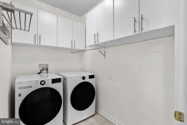 22558 FOREST RUN DR, Ashburn, VA 20148