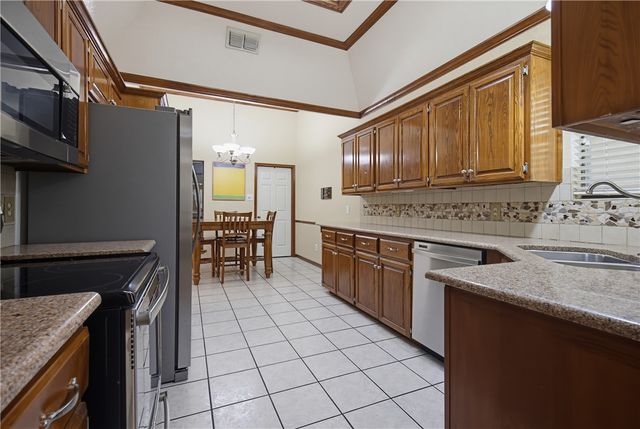 7401 Venice Dr, Corpus Christi, TX 78413