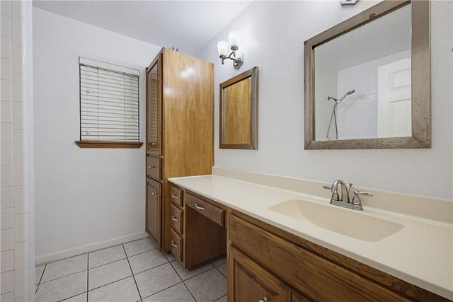 7401 Venice Dr, Corpus Christi, TX 78413