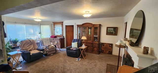 927 E 11th St, Pueblo, CO 81001