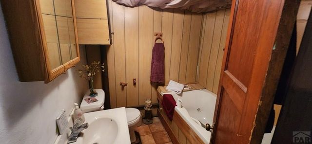 927 E 11th St, Pueblo, CO 81001