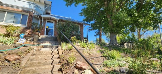 927 E 11th St, Pueblo, CO 81001