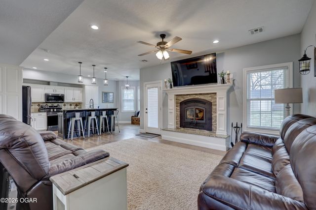 9945 County Lane 217, Webb City, MO 64870