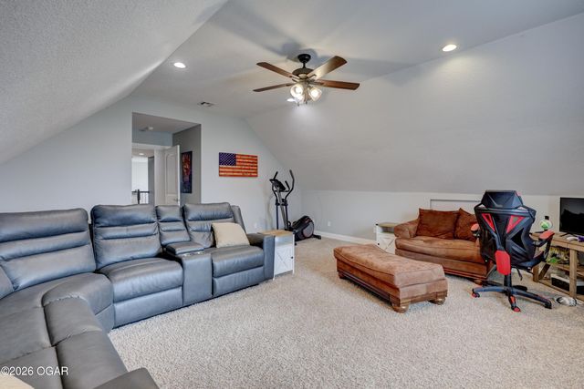 9945 County Lane 217, Webb City, MO 64870