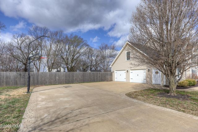 9945 County Lane 217, Webb City, MO 64870