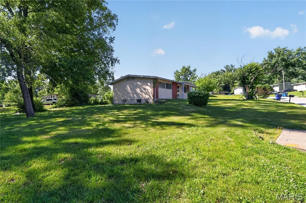 10336 Deem Drive, St Louis, MO 63136