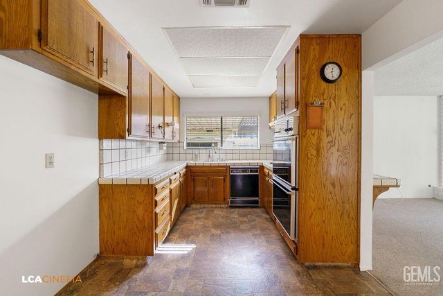 513 Bermuda Street, Bakersfield, CA 93309