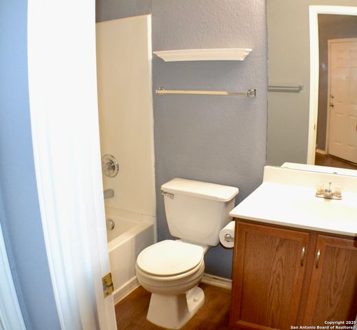 6726 Benke Farm, San Antonio, TX 78239