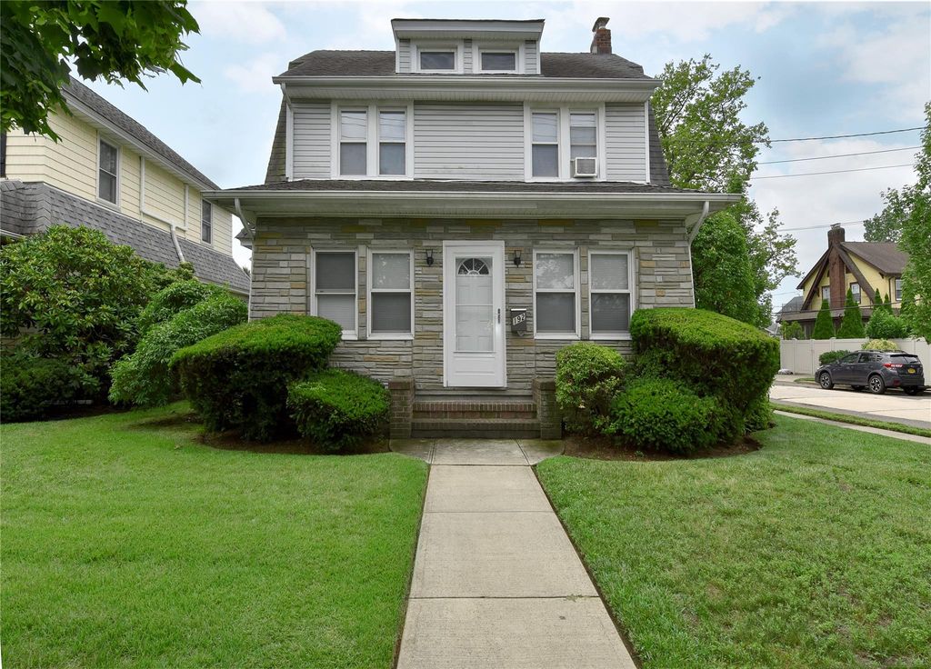 192 Sherman Street, Lynbrook, NY 11563