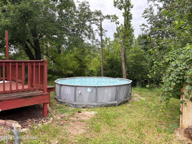 5616 Windy Willow Dr, Louisville, KY 40241
