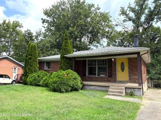 5616 Windy Willow Dr, Louisville, KY 40241
