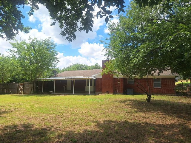 6005 Barry Drive, Watauga, TX 76148