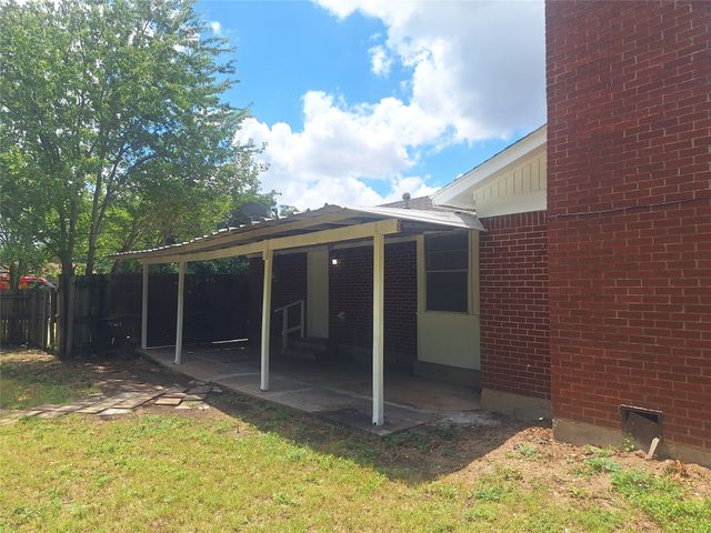 6005 Barry Drive, Watauga, TX 76148