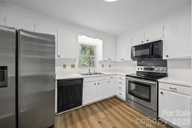 6126 Eagle Peak Drive, Charlotte, NC 28214