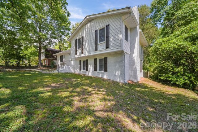 6126 Eagle Peak Drive, Charlotte, NC 28214
