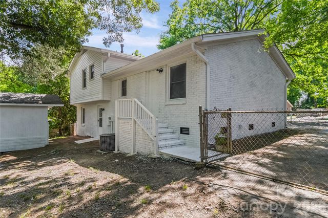 6126 Eagle Peak Drive, Charlotte, NC 28214