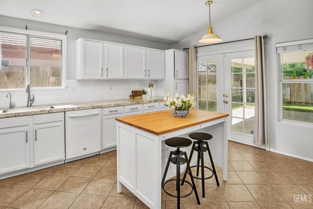 3725 Boswellia Drive, Bakersfield, CA 93311