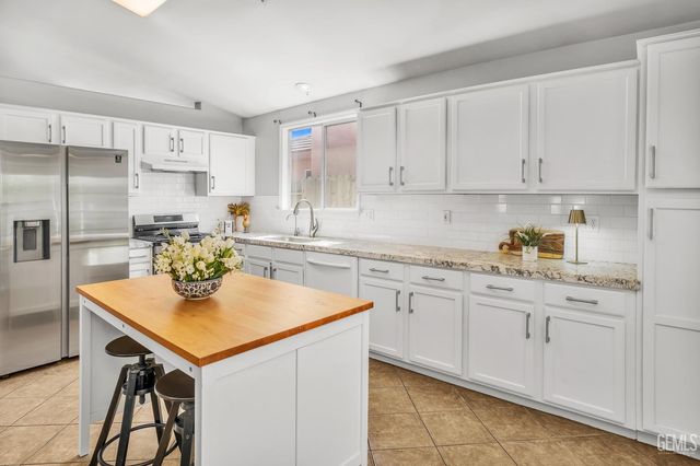 3725 Boswellia Drive, Bakersfield, CA 93311