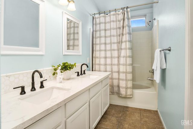 3725 Boswellia Drive, Bakersfield, CA 93311