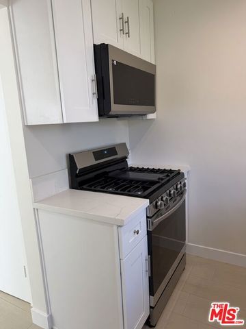 213 S Alexandria Avenue 9, Los Angeles, CA 90004