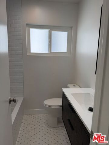 213 S Alexandria Avenue 9, Los Angeles, CA 90004