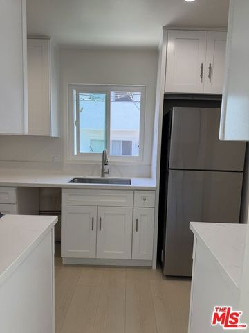 213 S Alexandria Avenue 9, Los Angeles, CA 90004