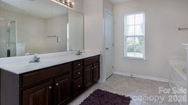 16731 Macanthra Drive, Charlotte, NC 28213