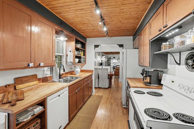 1050 Park Avenue, Grand Haven, MI 49417